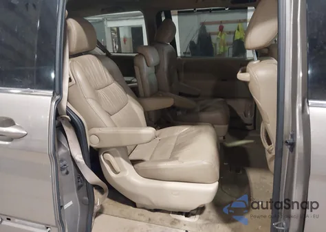 2008 Honda Odyssey Touring z USA, uszkodzony, nr VIN 5FNRL38908B092758